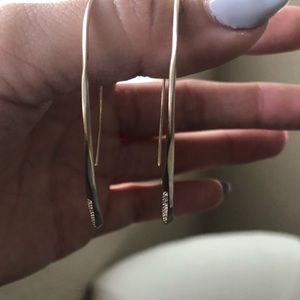 Kendra Scott dangle earring